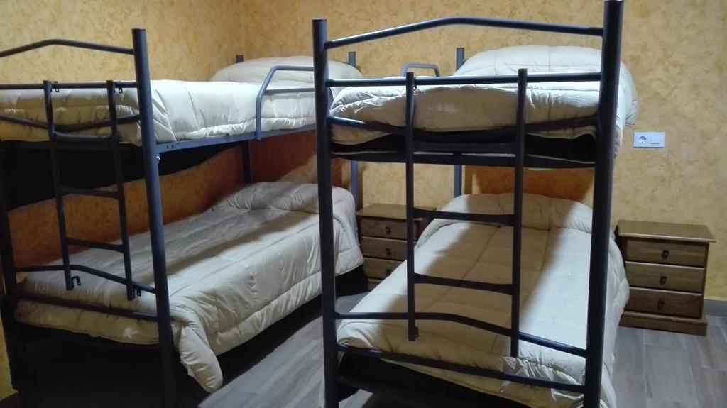 Hostal La Aldaba Hotel Montearagon Buitenkant foto