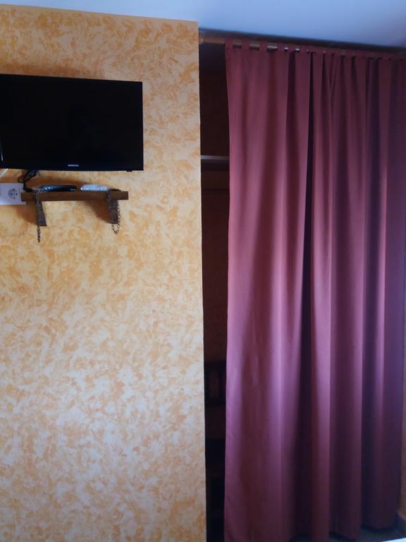 Hostal La Aldaba Hotel Montearagon Buitenkant foto