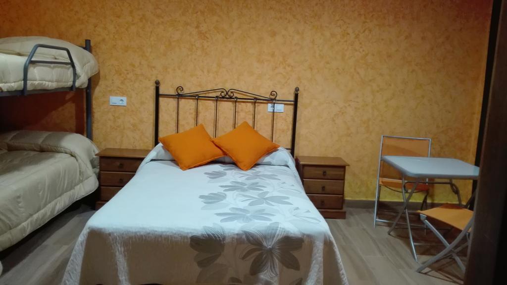 Hostal La Aldaba Hotel Montearagon Buitenkant foto