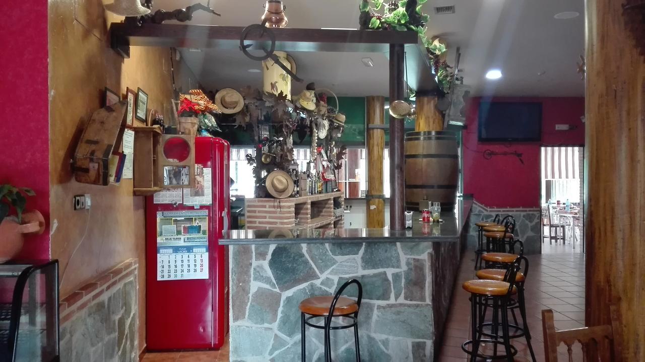 Hostal La Aldaba Hotel Montearagon Buitenkant foto