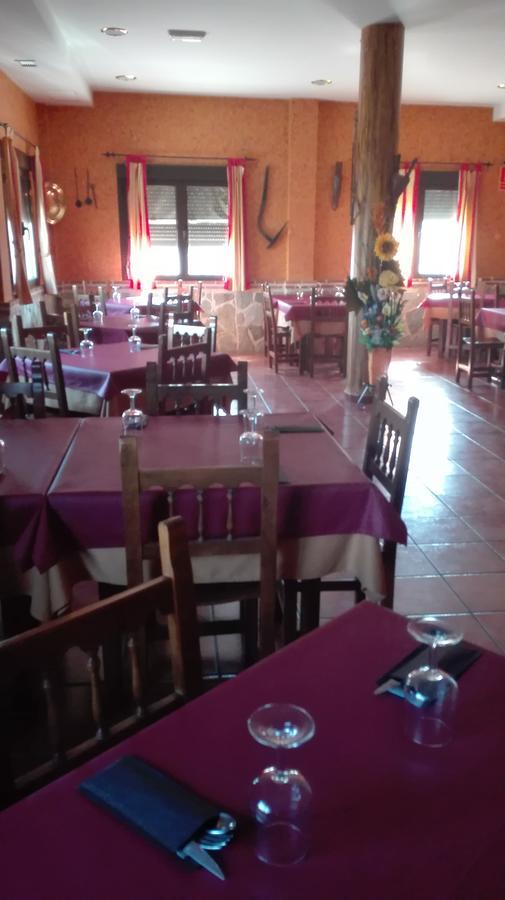 Hostal La Aldaba Hotel Montearagon Buitenkant foto