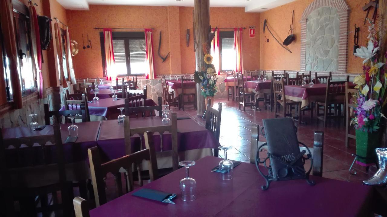 Hostal La Aldaba Hotel Montearagon Buitenkant foto