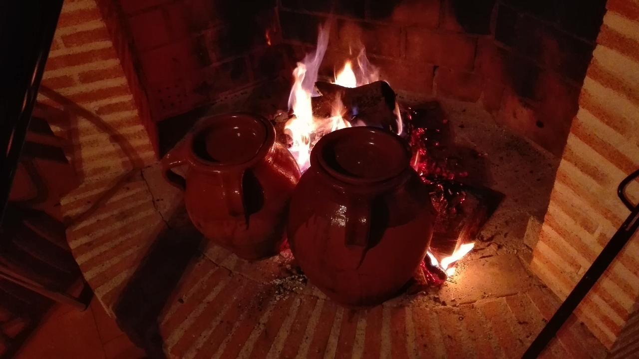 Hostal La Aldaba Hotel Montearagon Buitenkant foto